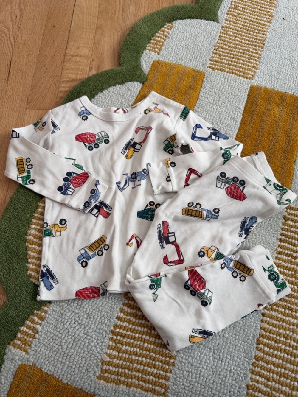 Baby gap organic cotton construction pajama set size 4 years